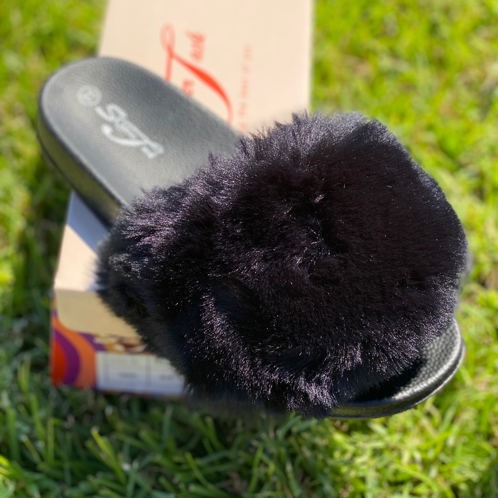Black Faux Fur Strap Slides